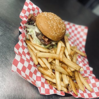 Idle Spur - Bacon Burger basket - Bars Near Me - Dayton, Montana