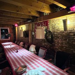 Restaurant Hasen - Eher rustikal eingerichteter Raum im überbauten Innenhof