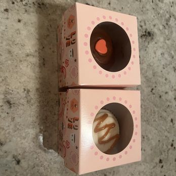 Dots Cupcakes - Cupcakes Near Me - Irvine, California
