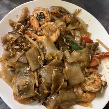 Little Thai Cafe - 3. Pad Kee Mao (drunken noodles) - Thai Near Me - Houston, Texas Little Thai Cafe - 3. Pad Kee Mao (drunken noodles) - Thai Near Me - Houston, Texas