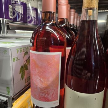 Erewhon - NA options inside the market. They have wine outside the store in a separate place. - Juice Bars & Smoothies Near Me - Los Angeles, California