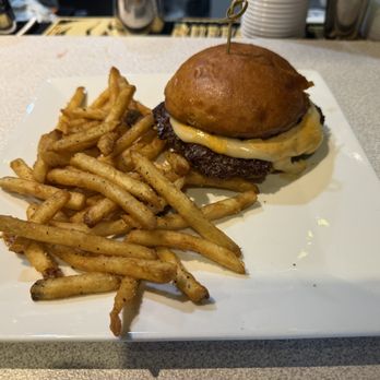 Chez Marilyn - Spicy Queso Smash Burger with Fries - American Near Me - Alton, Illinois Chez Marilyn - Spicy Queso Smash Burger with Fries - American Near Me - Alton, Illinois