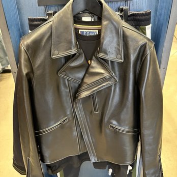 Paul Smith Outlet Store - Yummy leather jacket ! Beautiful - Men's Clothing Near Me - Cabazon, California Paul Smith Outlet Store - Yummy leather jacket ! Beautiful - Men's Clothing Near Me - Cabazon, California