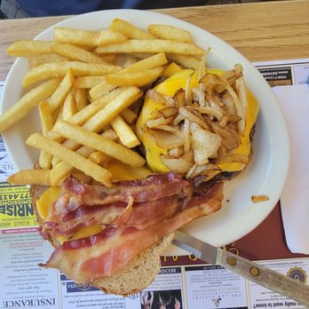 California Diner - Hamburger patty melt - Diners Near Me - Patchogue, New York