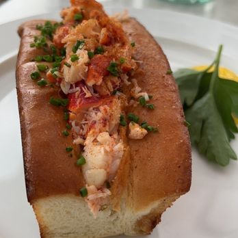 RH Rooftop Restaurant at RH Dallas - Lobster roll - American Near Me - Dallas, Texas RH Rooftop Restaurant at RH Dallas - Lobster roll - American Near Me - Dallas, Texas