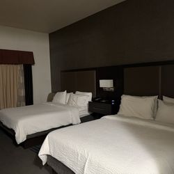 Holiday Inn Express & Suites - Two queen beds room