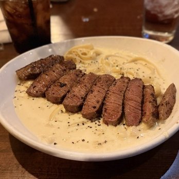 Mia Margherita - Fettuccini Alfredo with Steak - Italian Near Me - Bridgeport, West Virginia Mia Margherita - Fettuccini Alfredo with Steak - Italian Near Me - Bridgeport, West Virginia