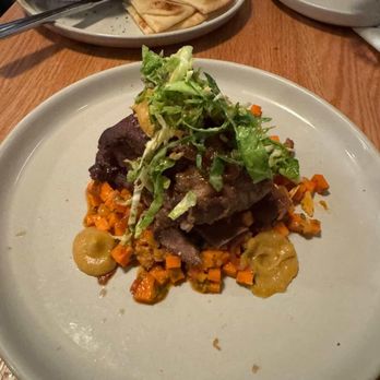 Canard - Oregon City - Braised pork with apple mustard and sweet potato hash - French Near Me - Oregon City, Oregon Canard - Oregon City - Braised pork with apple mustard and sweet potato hash - French Near Me - Oregon City, Oregon