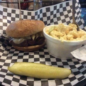 Mike's BBQ - This is a $12.50 burger, after small drink total= $18.00! Not worth it, doesn't even taste good! - Barbeque Near Me - Escondido, California