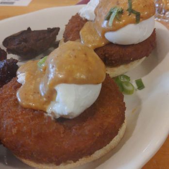 Eggy's Diner Chicago - Crab Cake Benedict - Breakfast & Brunch Near Me - Chicago, Illinois