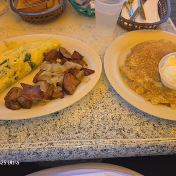 Gilchrist Restaurant - Crab omelet + peach pancakes - Breakfast & Brunch Near Me - Atlantic City, New Jersey Gilchrist Restaurant - Crab omelet + peach pancakes - Breakfast & Brunch Near Me - Atlantic City, New Jersey