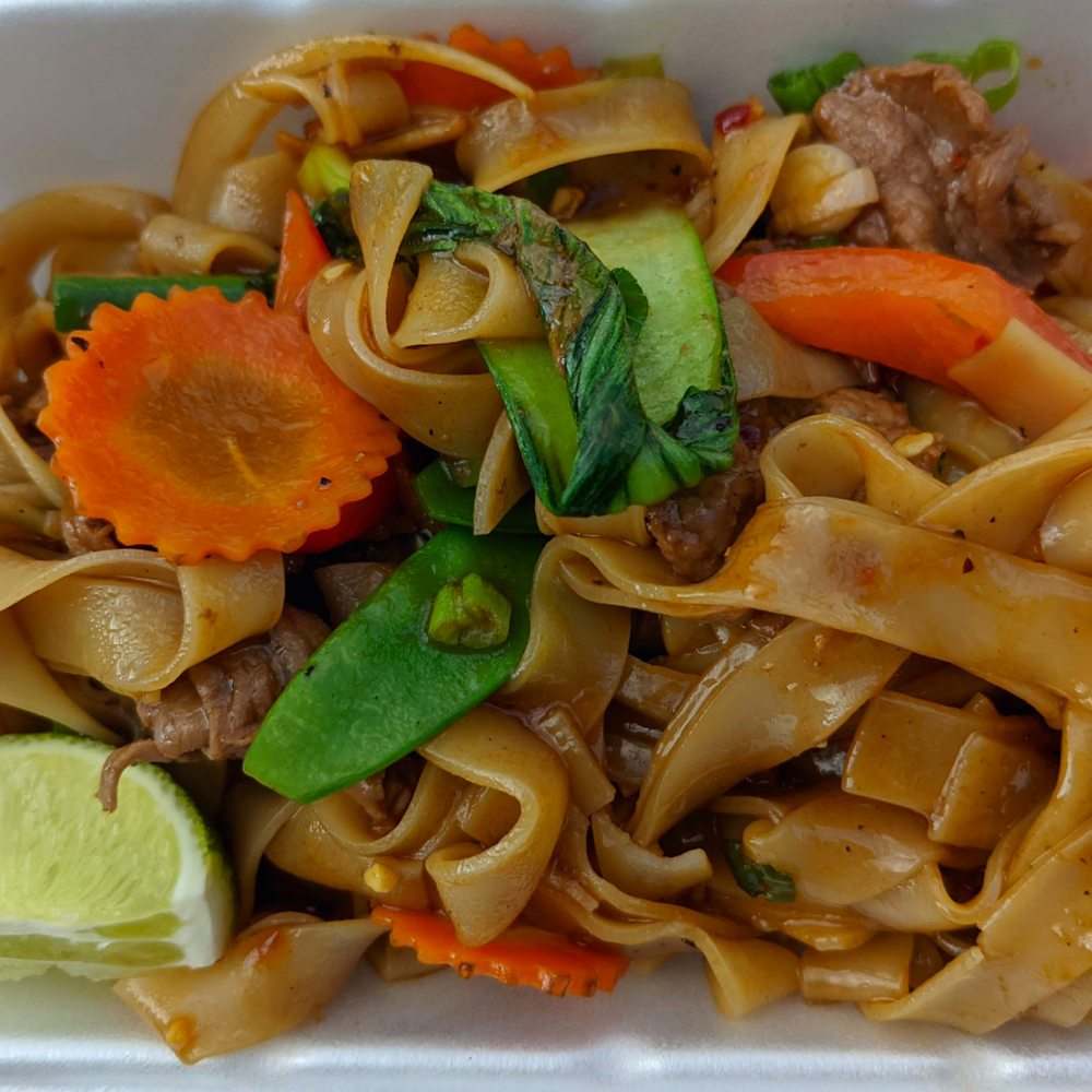 Seng’s Authentic Thai Cuisine - Drunken noodles - Thai Near Me - Huntsville, Ontario Seng’s Authentic Thai Cuisine - Drunken noodles - Thai Near Me - Huntsville, Ontario