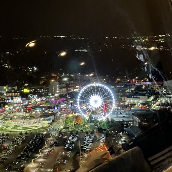 Skylon Tower - Canadian (New) Near Me - Niagara Falls, Ontario