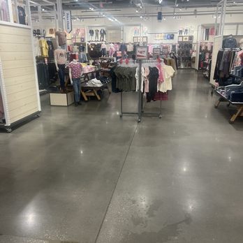 Old Navy Outlet - Store - Men's Clothing Near Me - Orlando, Florida