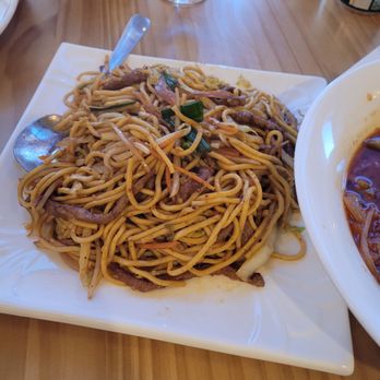 Chef Yao - Lo mein - Szechuan Near Me - N Providence, Rhode Island