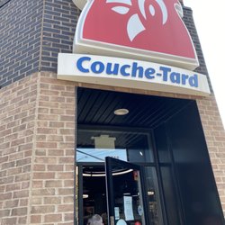 Couche-Tard - Entrance