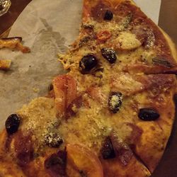 Formaggio's Restaurant & Pizzeria - Diacala pizza, gnocchi Verde, and spaghetti Roberto were our dishes and we all loved them!! We'll be back!
