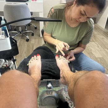 Lavish Nails - Pedi - Nail Salons Near Me - Conroe, Texas