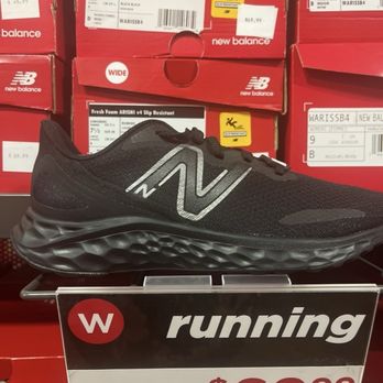 New Balance Factory Store - Running black shoes - Outlet Stores Near Me - Orlando, Florida New Balance Factory Store - Running black shoes - Outlet Stores Near Me - Orlando, Florida