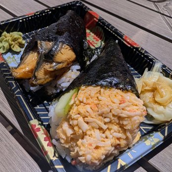 Ginzaro Sushi - Spicy crabmeat and unagi/eel handrolls - Sushi Bars Near Me - Dallas, Texas