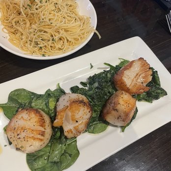 Avicolli's Restaurant - Scallops on a bed of spinach with a side of buttery pasta - Pizza Near Me - Liverpool, New York