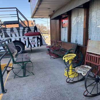 Babe's Chicken Dinner House - Chicken Shop Near Me - Garland, Texas Babe's Chicken Dinner House - Chicken Shop Near Me - Garland, Texas