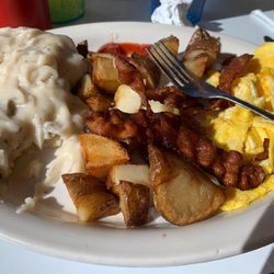 62 Classic' Diner - Breakfast platter with biscuits and gravy.