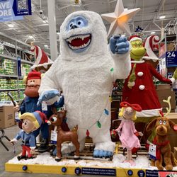 Lowe's - *:｡ﾟ Nothing beats the classics, especially w/this crew. We all L(･‿･)VE the animated #ChristmasNostalgia @ Lowe's. *:｡ﾟ