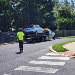 Mid Atlantic Roadside services - The driver leaving with my car.