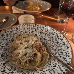 I Ragazzi - Linguine with italian sausage and black truffle cream