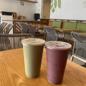 Lota Veco - Coconut Pineapple Macha and Lota Berry Smoothies - Vegan Near Me - East Northport, New York Lota Veco - Coconut Pineapple Macha and Lota Berry Smoothies - Vegan Near Me - East Northport, New York