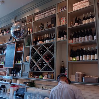Found Oyster - Behind the bar - Seafood Near Me - Los Angeles, California