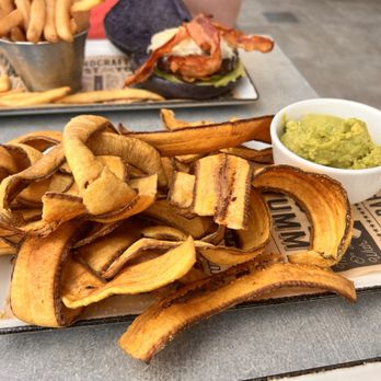 Treehouse - Plantain chips with guacamole - Cocktail Bars Near Me - West Palm Beach, Florida
