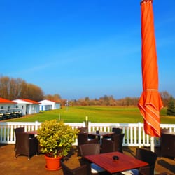 Golfclub Pankow von Berlin - Blick von der Terrasse des "19-ten Lochs". :)