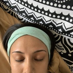 Visible Nails - Eyebrow wax
