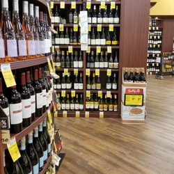 Tom Thumb - Nice wine selection.  Chilled area not pictured but they have sparkling chilled selections for last minute celebrations.