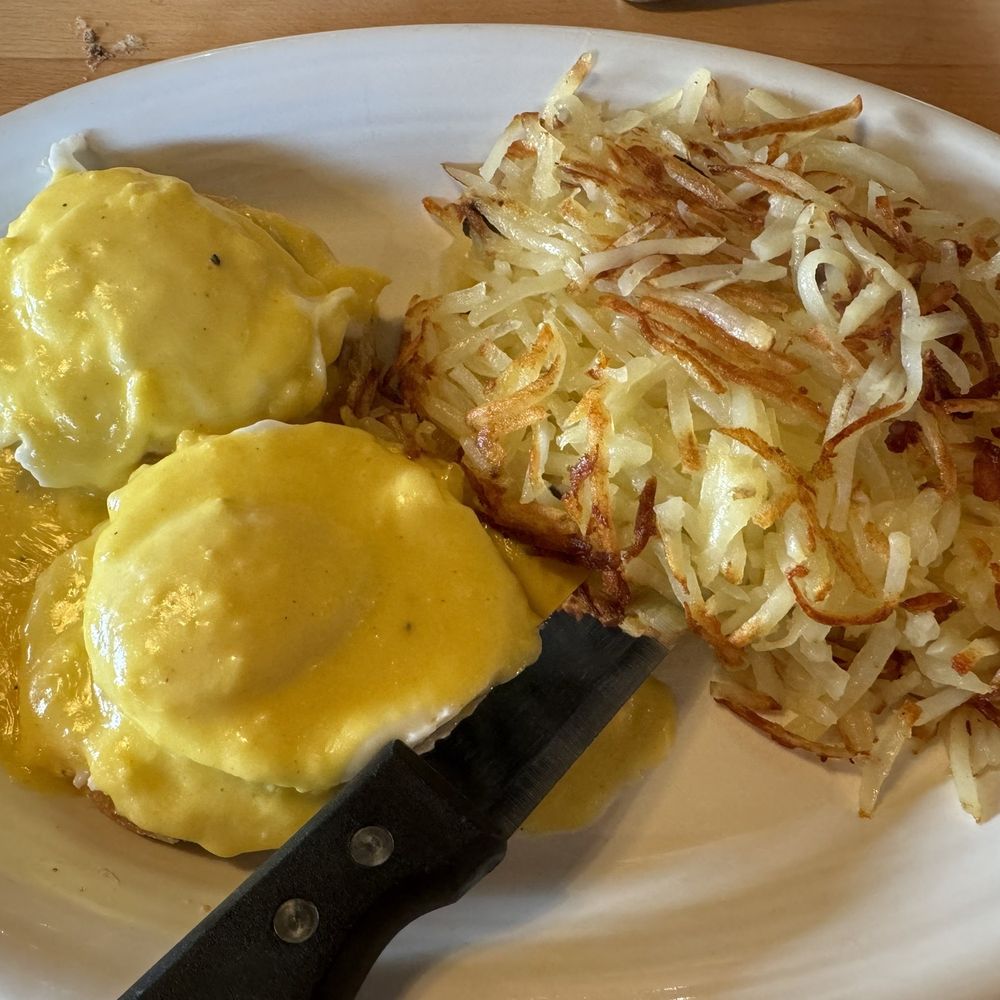 Janet’s Cafe - Eggs Bendict w/ Hashbrowns - Coffee & Tea Near Me - Eagle, Idaho Janet’s Cafe - Eggs Bendict w/ Hashbrowns - Coffee & Tea Near Me - Eagle, Idaho