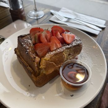 26 Beach Restaurant - The Stuffed One French Toast - New American Near Me - Venice, California
