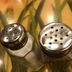 Lin's Grand Buffet - You like some fresh salt & pepper out of these worn-out "things" ?