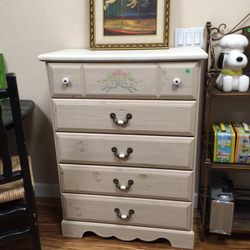 The Hope Chest Emporium - A beautiful dresser