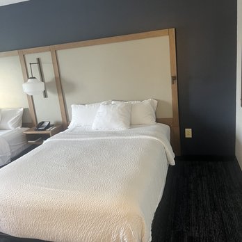 Fairfield by Marriott Inn & Suites Auburn Opelika - Beds - Hotels Near Me - Opelika, Alabama Fairfield by Marriott Inn & Suites Auburn Opelika - Beds - Hotels Near Me - Opelika, Alabama