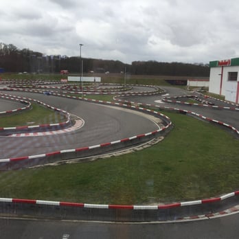Ristorante La Piazza - Blick auf die leider leere Kartbahn - Pizza Near Me - Kerpen, NW Ristorante La Piazza - Blick auf die leider leere Kartbahn - Pizza Near Me - Kerpen, NW