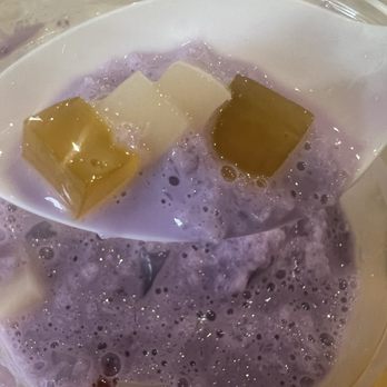Hula Truck - this is the only stuff inside the cup ,ice ,ice cream and milk - Filipino Near Me - Santa Clara, California Hula Truck - this is the only stuff inside the cup ,ice ,ice cream and milk - Filipino Near Me - Santa Clara, California