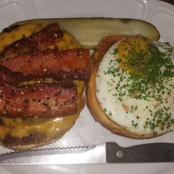 Au Cheval - Burger with bacon and a fried egg - Bars Near Me - Chicago, Illinois