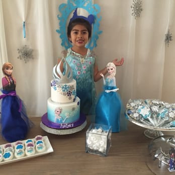 Sweet City Cakes - FROZEN ELSA cake, white chocolate oreos, and rice crispy treats!! - Cupcakes Near Me Sweet City Cakes - FROZEN ELSA cake, white chocolate oreos, and rice crispy treats!! - Cupcakes Near Me