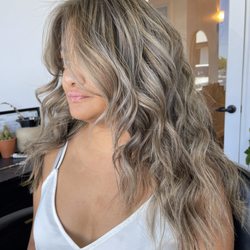 Mackenzi Robustelli - The Blend Salon - Ashy beige highlights