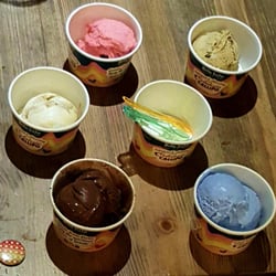 Bella Italia - Nice selection of gelato!