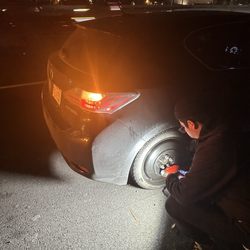 Islaah Roadside - Changing tire on Lexus Ct200h