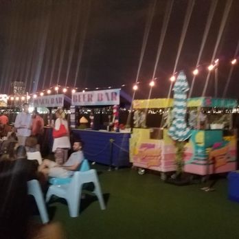 Pier 13 - Bars and seating and view - Food Trucks Near Me - Hoboken, New Jersey