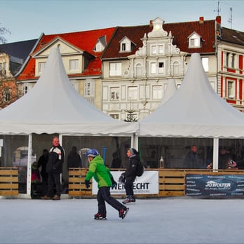 Kohlmarkt - Eislaufbahn am 12.12.2015 zur Tageszeit - Public Plazas Near Me - Braunschweig, NI Kohlmarkt - Eislaufbahn am 12.12.2015 zur Tageszeit - Public Plazas Near Me - Braunschweig, NI